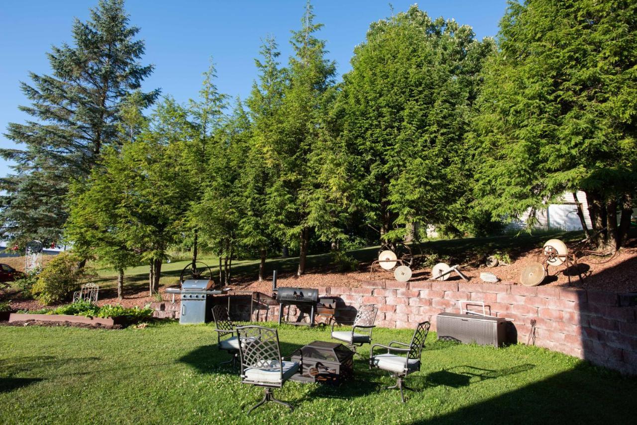 Blue Spruce Motel Массена Экстерьер фото